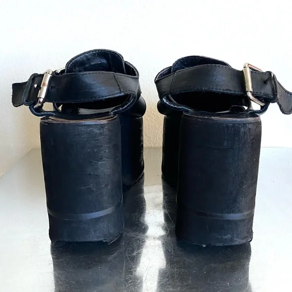 UNIF Chunky Platform O-Ring Hardware Buckle Sandals w/ Ankle Strap - Picture 9 of 10